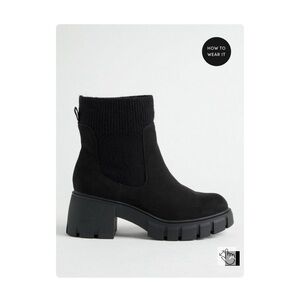 TORRID - Sweater Gore Chelsea Ankle Boots